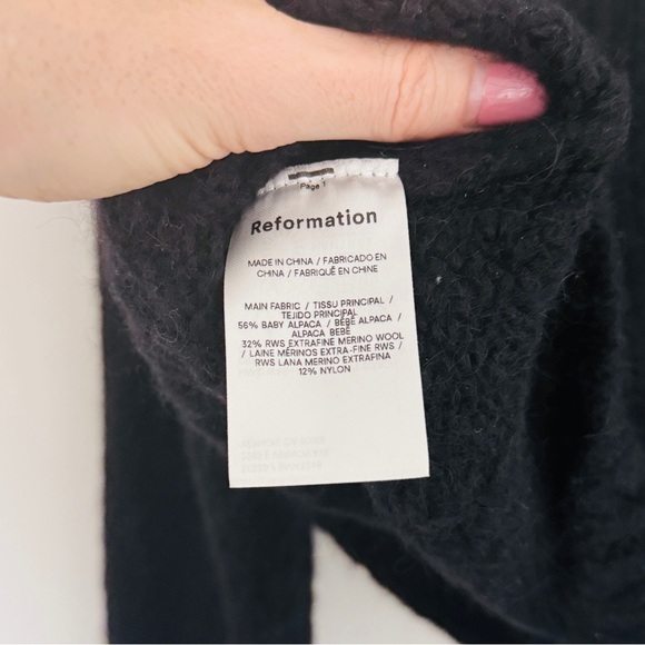 Reformation Wenda alpaca v-neck crop sweater • size‎ S - Picture 6 of 7